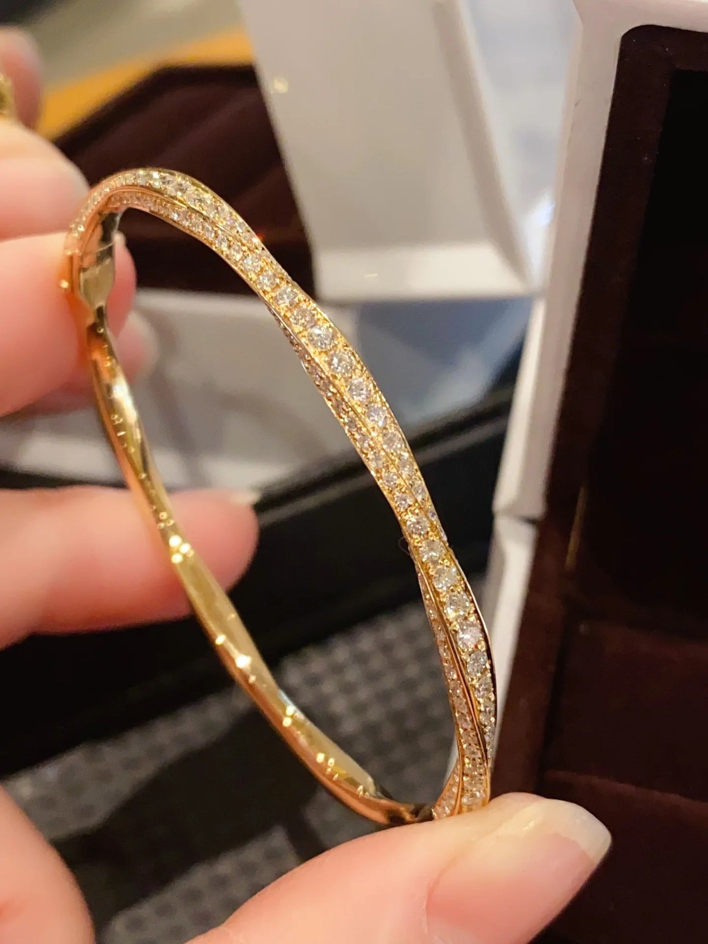 G18K Gold 1.504ct Natural White Diamonds