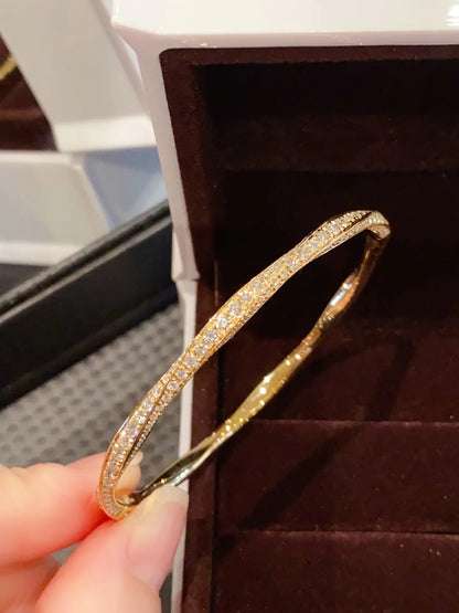 G18K Gold 1.504ct Natural White Diamonds