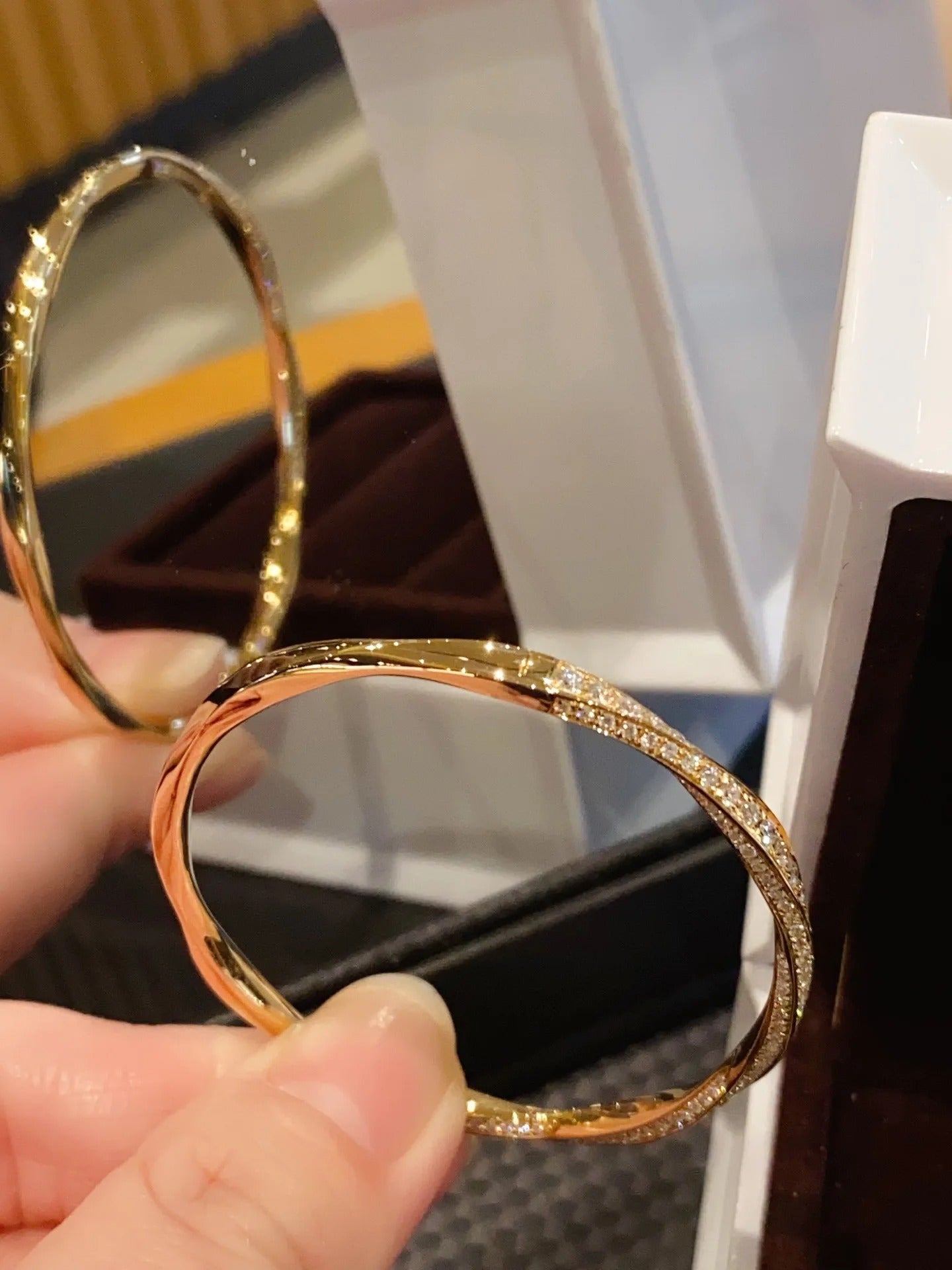 G18K Gold 1.504ct Natural White Diamonds